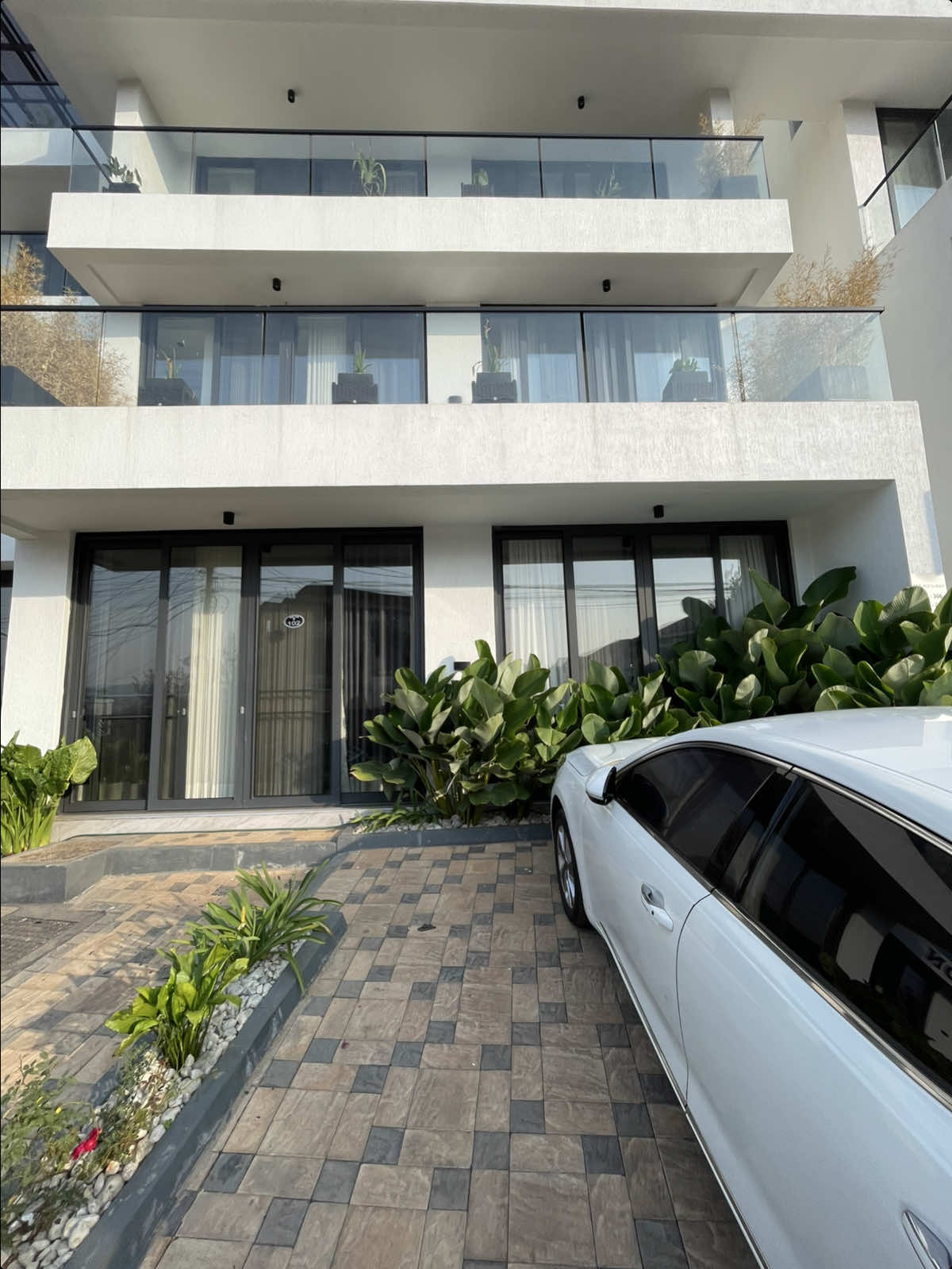 🏡✨ LUXURY 1-BEDROOM APARTMENT FOR RENT ✨🏡 ✨ Features: • 🛏️ 1 Spacious Bedroom