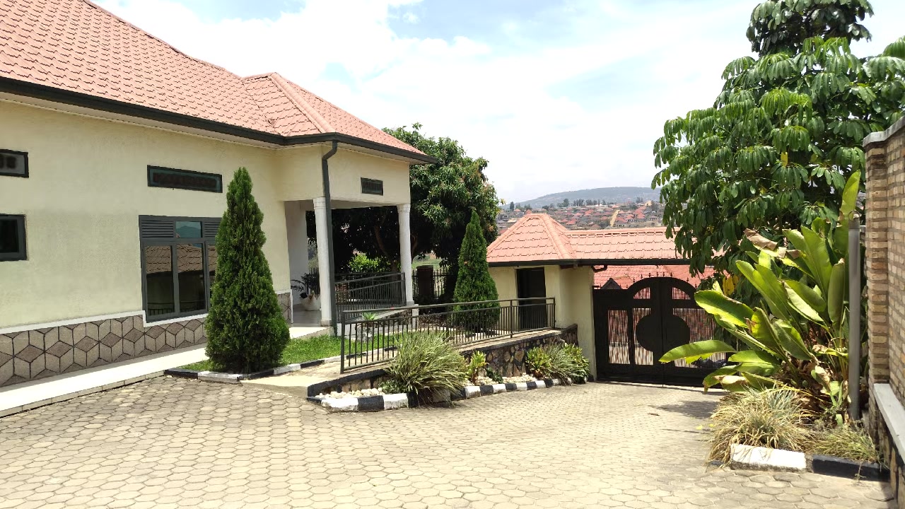 900 sqm House for Sale in Runda, Kamonyi