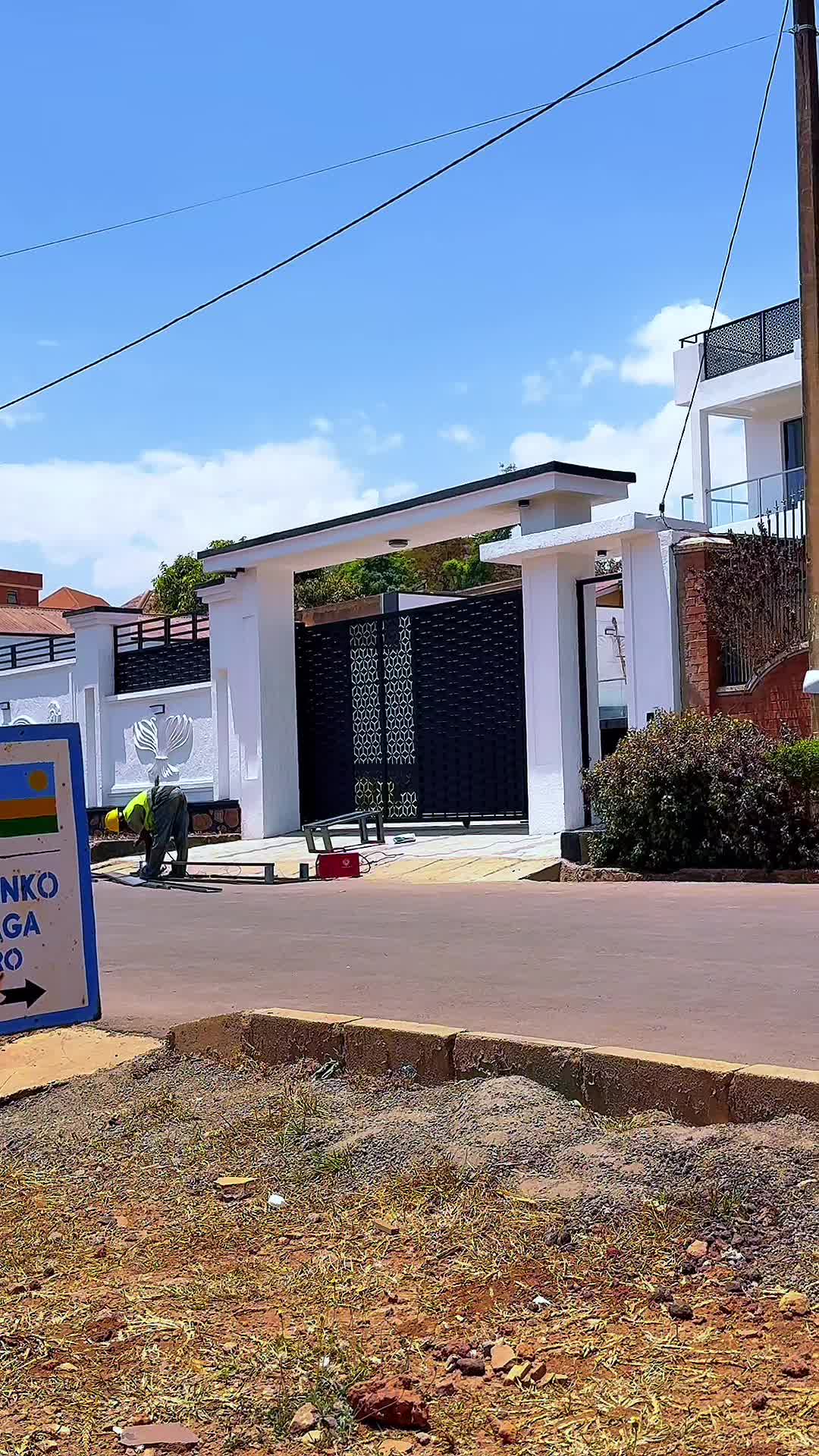 LUXURY MANSION FOR SALE IN KIBAGABAGA!