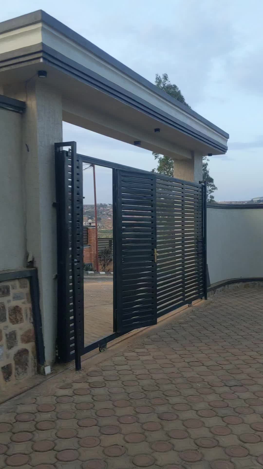 FOR RENT | 0785343991