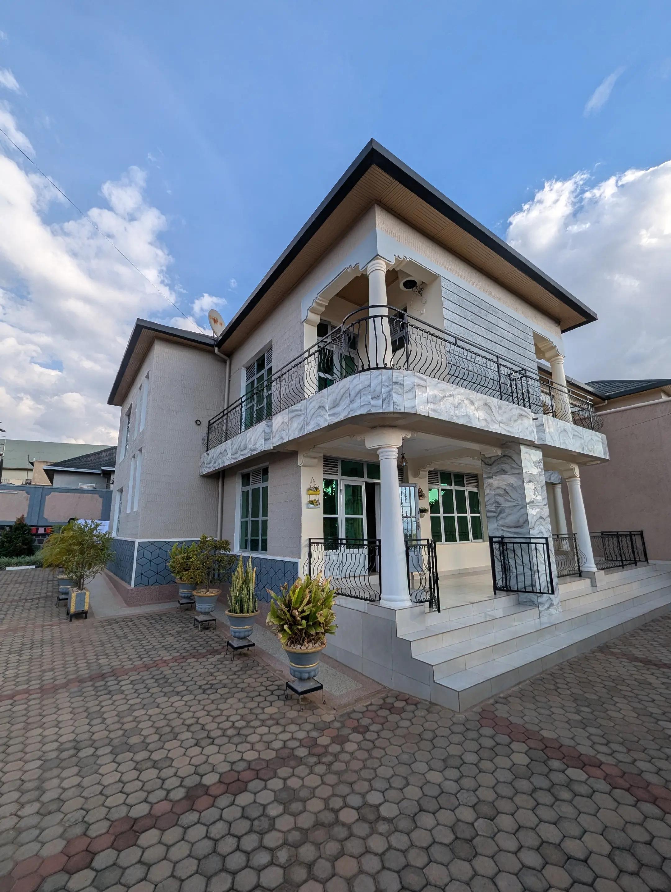 6-Bedroom House for Rent in Kimironko, Gasabo
